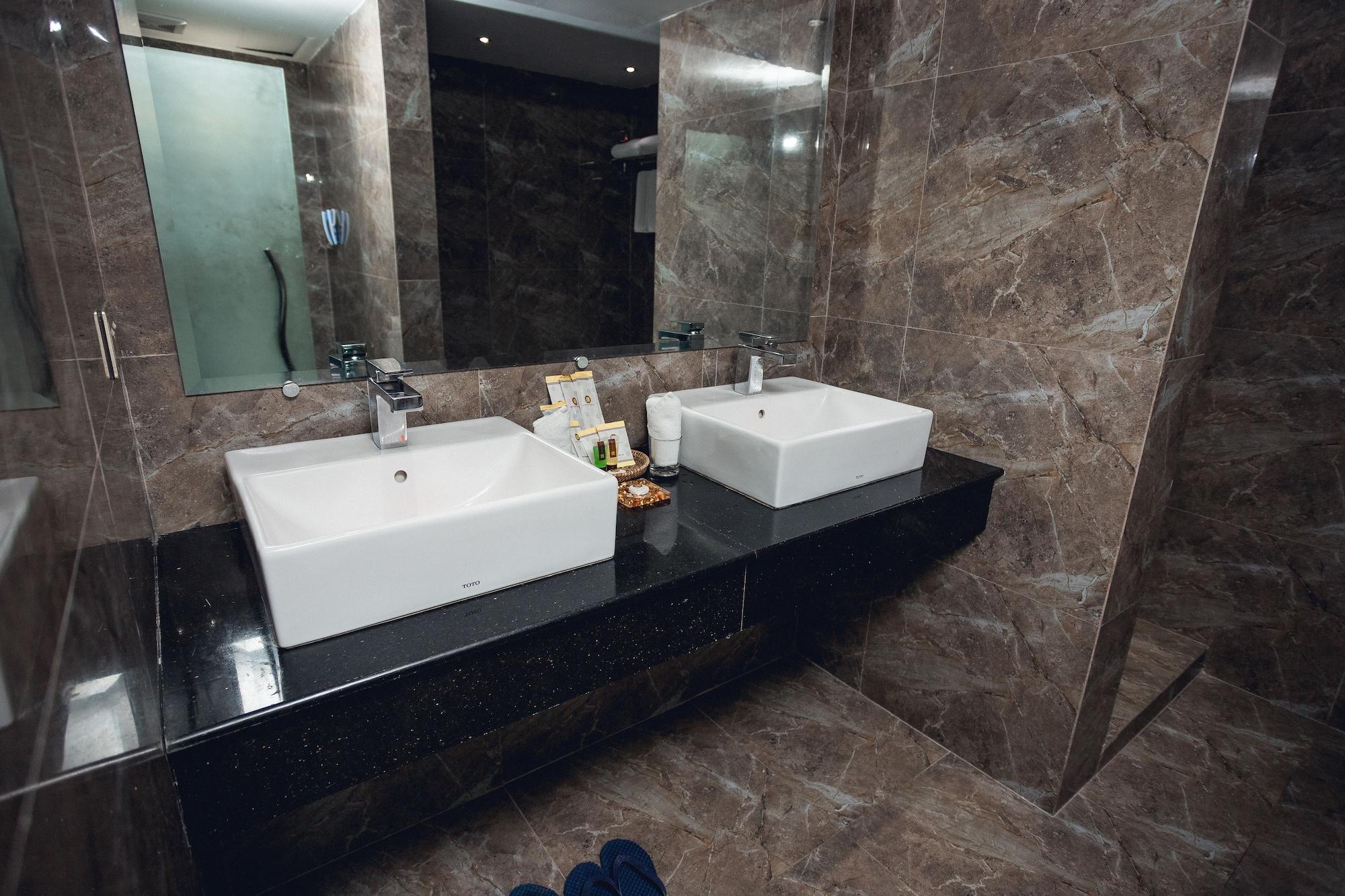 Elegant Hotel Pyi Thar Yar Yangon Bagian luar foto