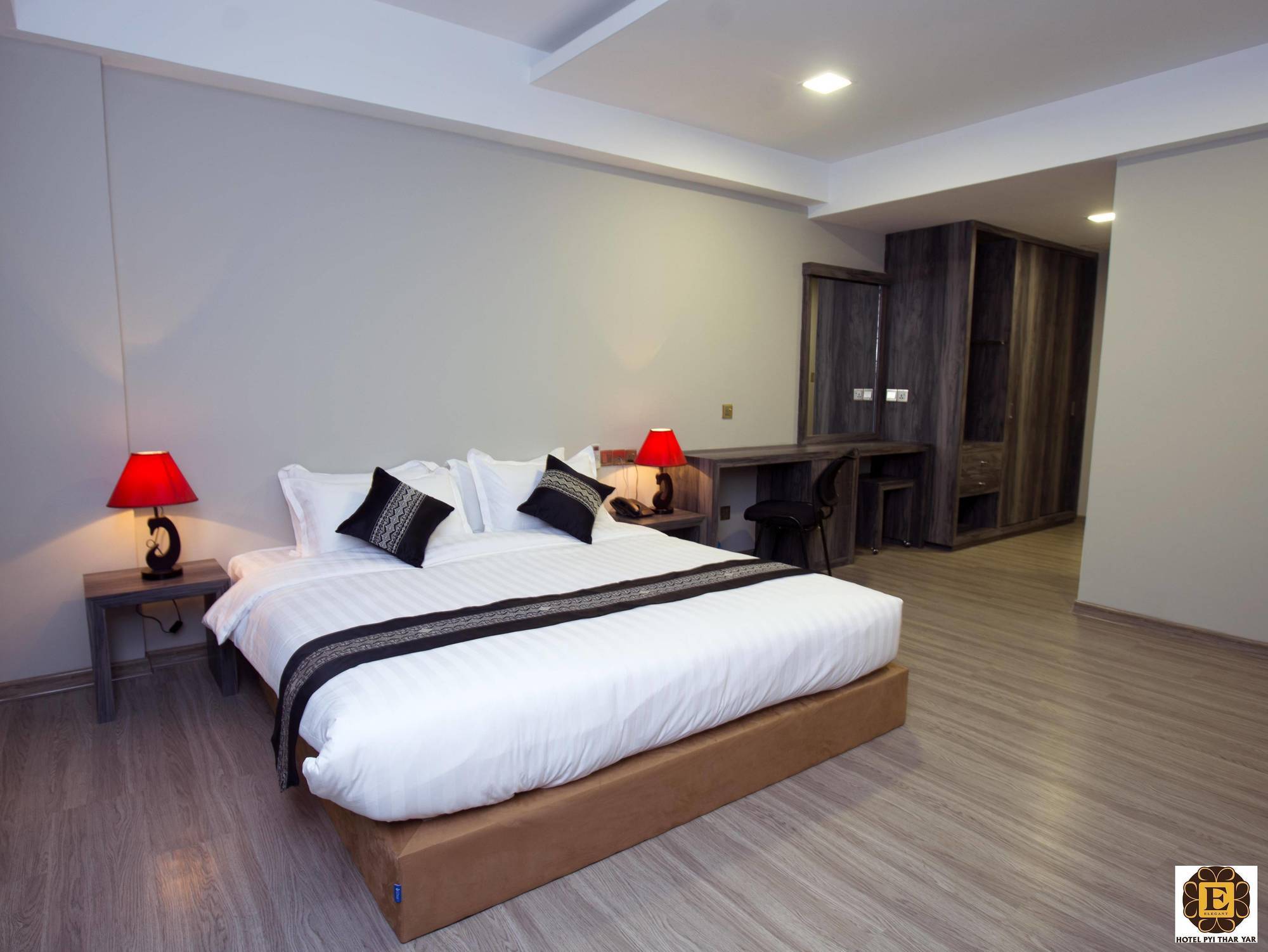 Elegant Hotel Pyi Thar Yar Yangon Bagian luar foto