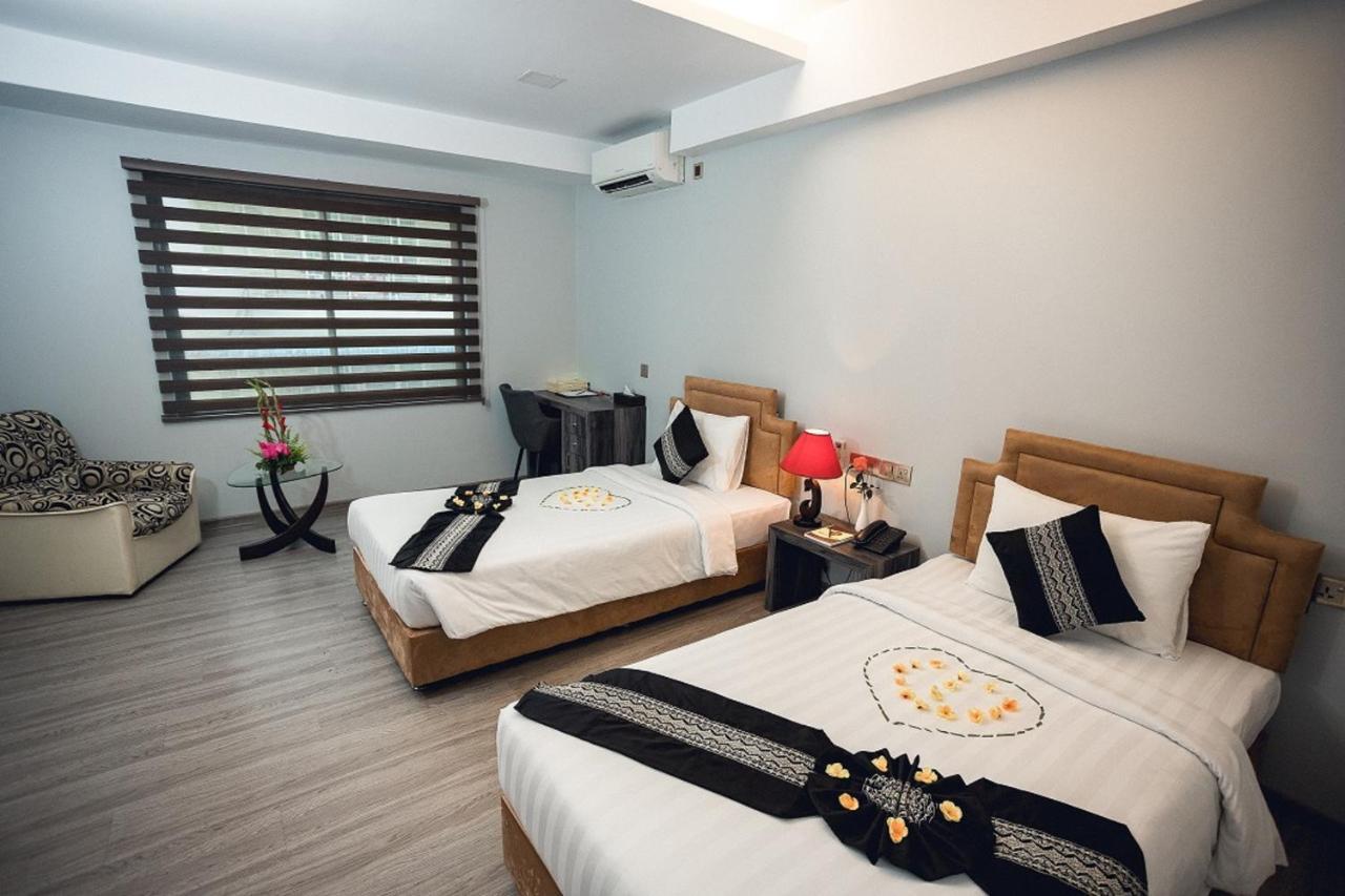 Elegant Hotel Pyi Thar Yar Yangon Bagian luar foto